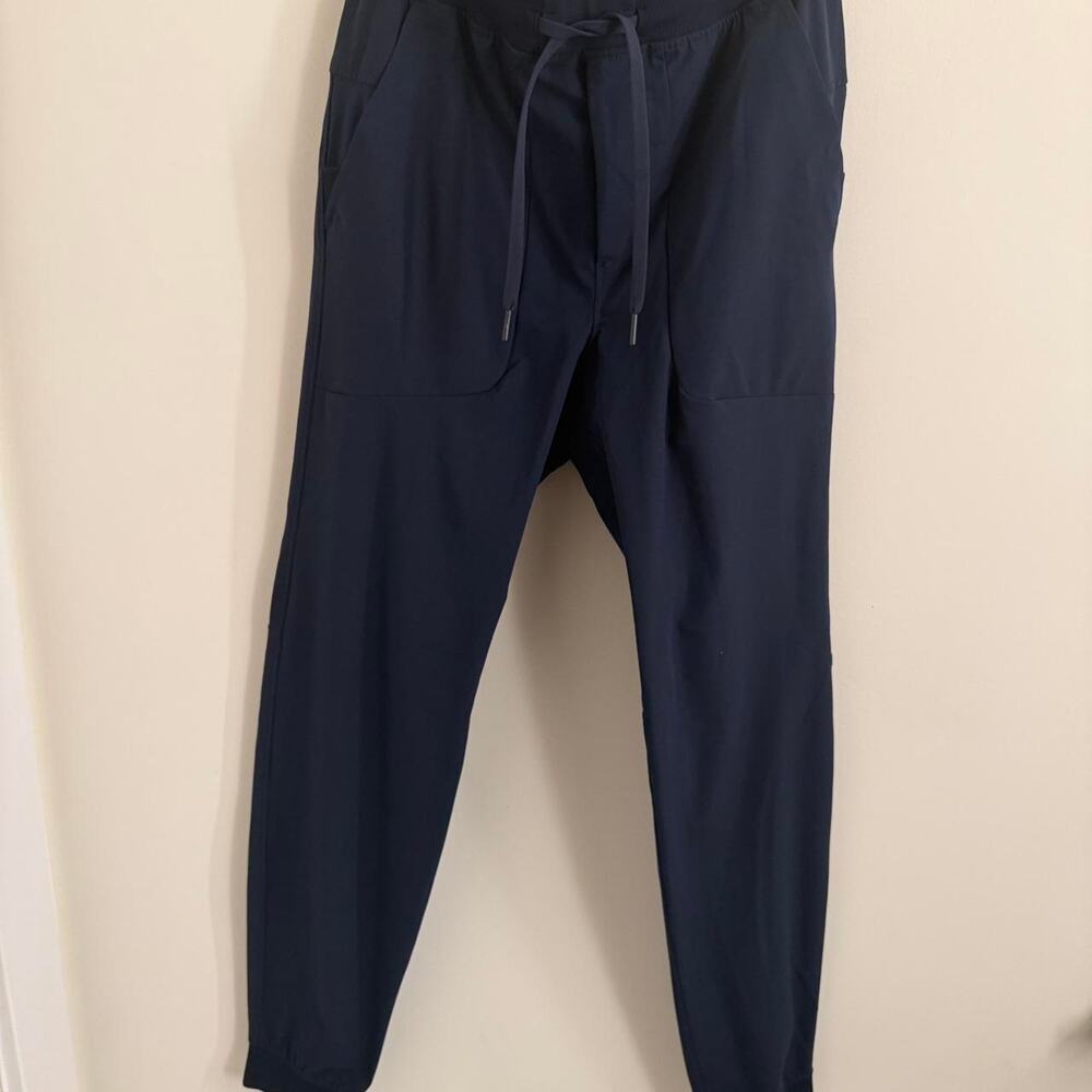 men’s “true navy” blue LULULEMON abc joggers *tall